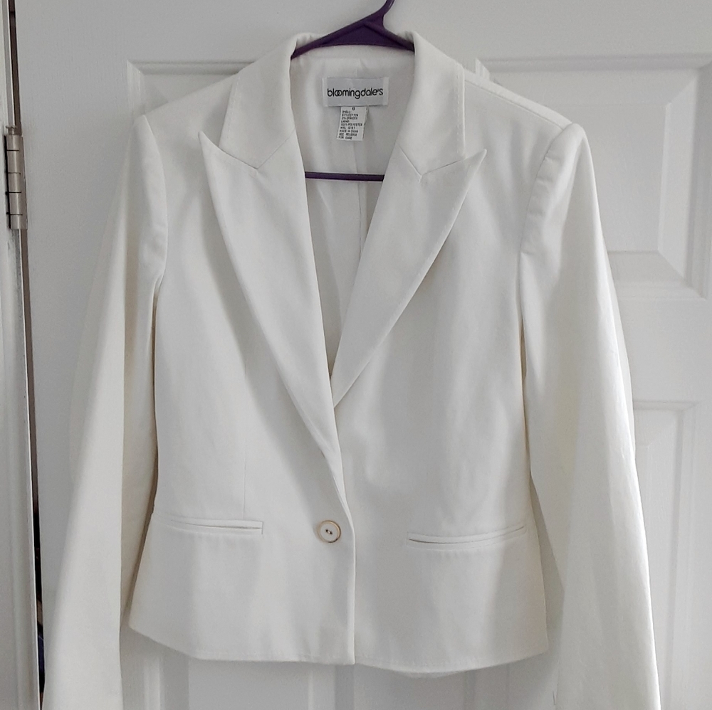 Bloomingdales White Jacket size 6